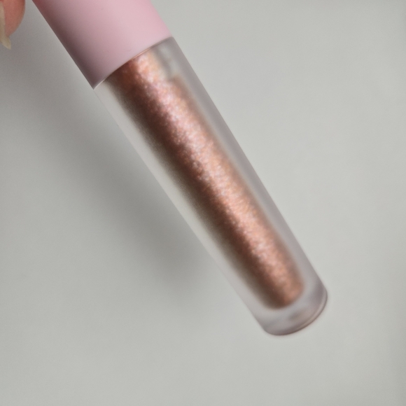 Adept Cosmetics Lip Gloss LURSA - Picture 2 of 3